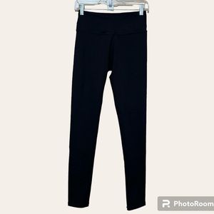 Lululemon Wunder Under Leggings Size 6 !